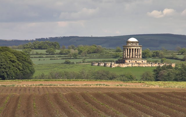 File:Potato field and Mausoleum - geograph.org.uk - 175984.jpg