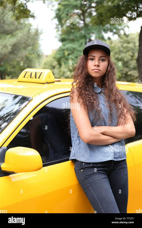 a perverted cameraman makes a female taxi driver suck his cock