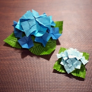 おりがみ 立体 むずかしめ アジサイ 紫陽花 ミニチュアサイズの折り方 知恵の小袋