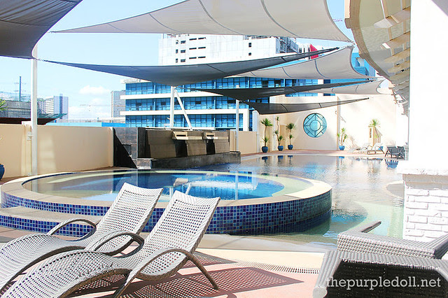 Bellevue Manila Main Wing Swimming Pool