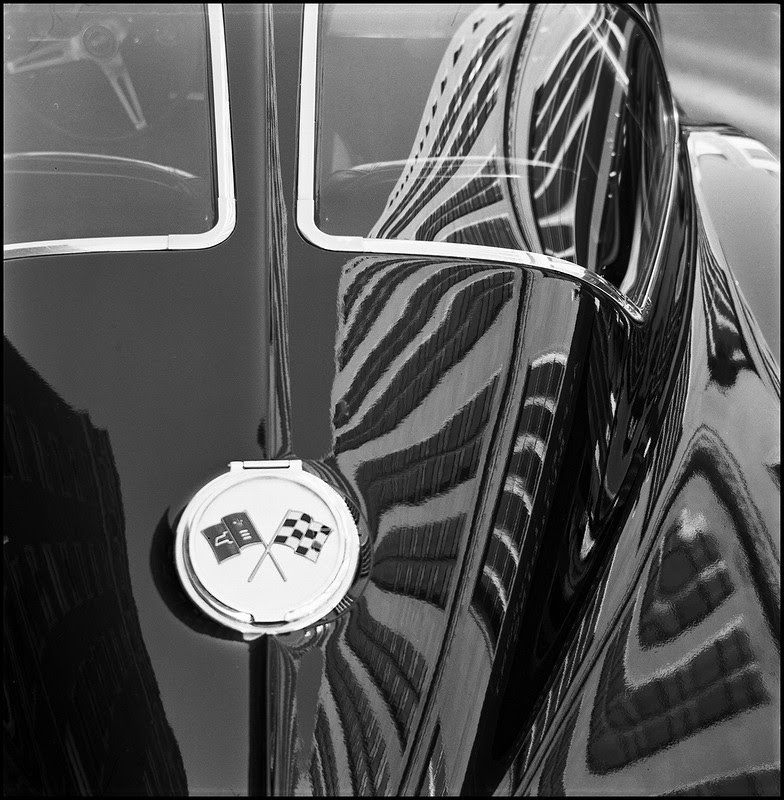 1963 Chevrolet Corvette in Downtown Miami, Florida, USA, 2005. Street Photography of Miami, San Francisco and Key West by Emir Shabashvili, see http://street-foto.com, http://miamistreetphoto.com, http://miamistreetphotography.com or http://miamistreetphotographer.com