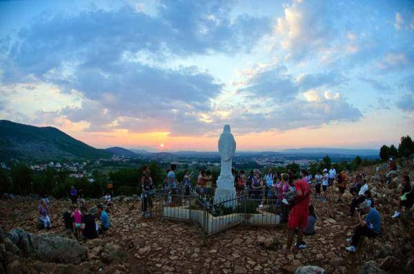«Encontré la paz»: Sofía cuenta a su madre, la escritora Carmen Posadas, su conversión en Medjugorje