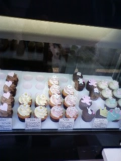 So Cute 明大前のカップケーキ屋さん N Y Cupcakes にっこり日和