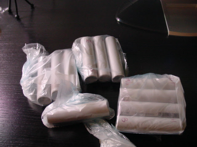 mettre le(s) tube(s) contenant chacun 1 plante dans un sachet en plastique type congélation