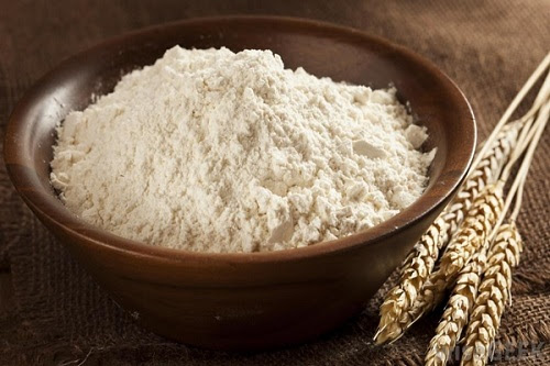 Bột yến mạch giúp tẩy da chết nhẹ nhàng và dưỡng trắng hiệu quả, an toàn với mọi loại da.