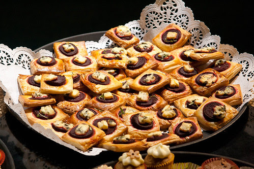 Beetroot and blue cheese tarts / Peedi-sinihallitusjuustupirukad