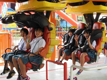 日置市立日置小学校 附属幼稚園 修学旅行最終章 グリーンランド 帰りのバス