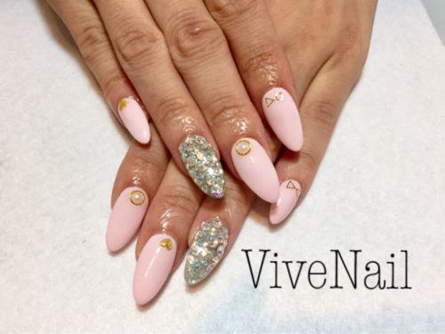 ベビーピンク ストーン埋め尽くし ワンカラーネイル 山口市でネイルサロンをお探しならぜひviveへ