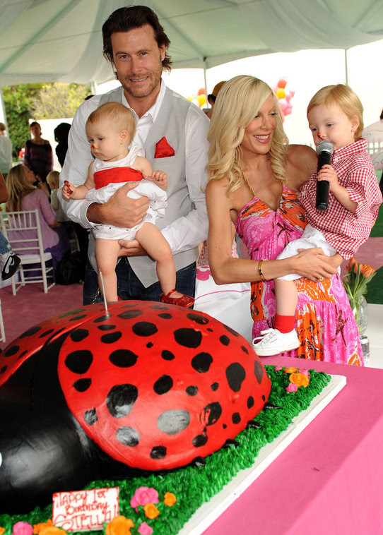 Tori Spelling and Dean McDermott were joined by over 100 guests to help 
