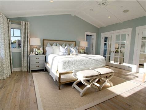 But fans can't get past the unsettling bathroom — which is, among other unsettling things, fully carpeted. Master Bedroom Gray Paint Colors - Home with Keki