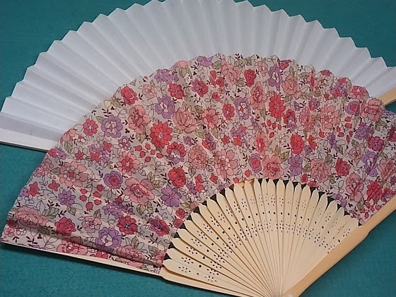 １００均の扇子をリメイク Topics 手作りなら 思いのママ