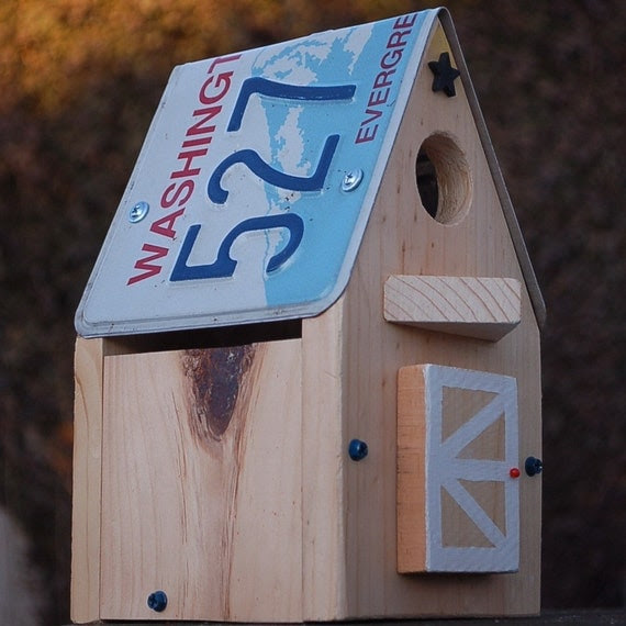 Upcycled WASHINGTON License Plate Bird House / Nest Box for Bluebird, Chickadee, Nuthatch, Titmouse or Carolina Wrens/Great gift for your Washington friends