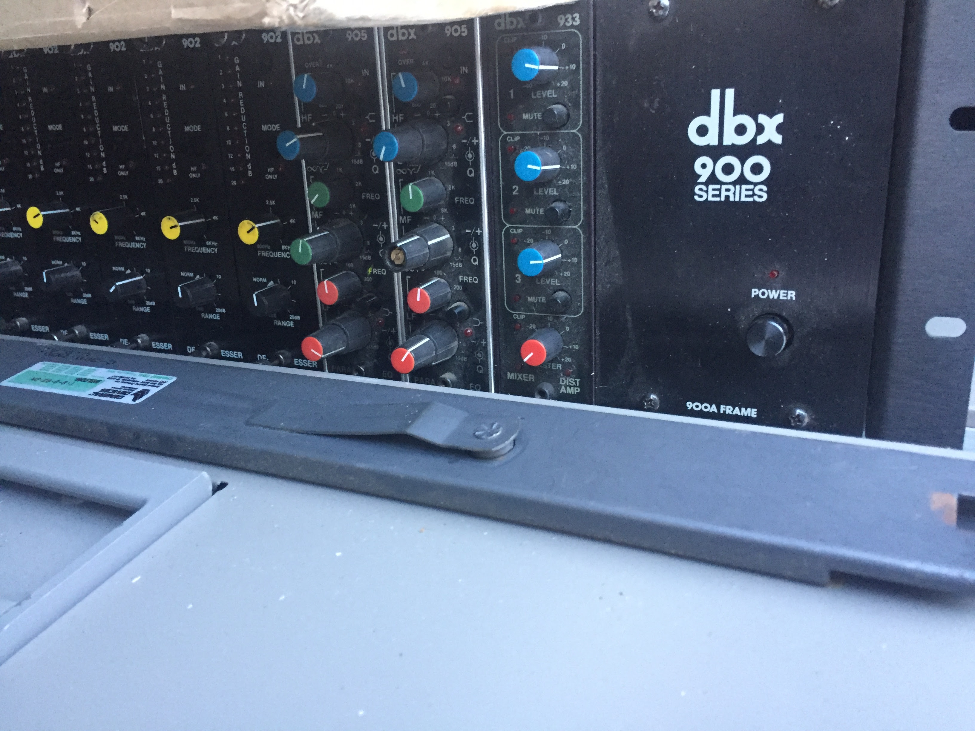 Recording & LIve Audio : DBX 900 series rack with 3 modules (This is a