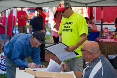 Nebraska: Gathering signatures against the death penalty repeal