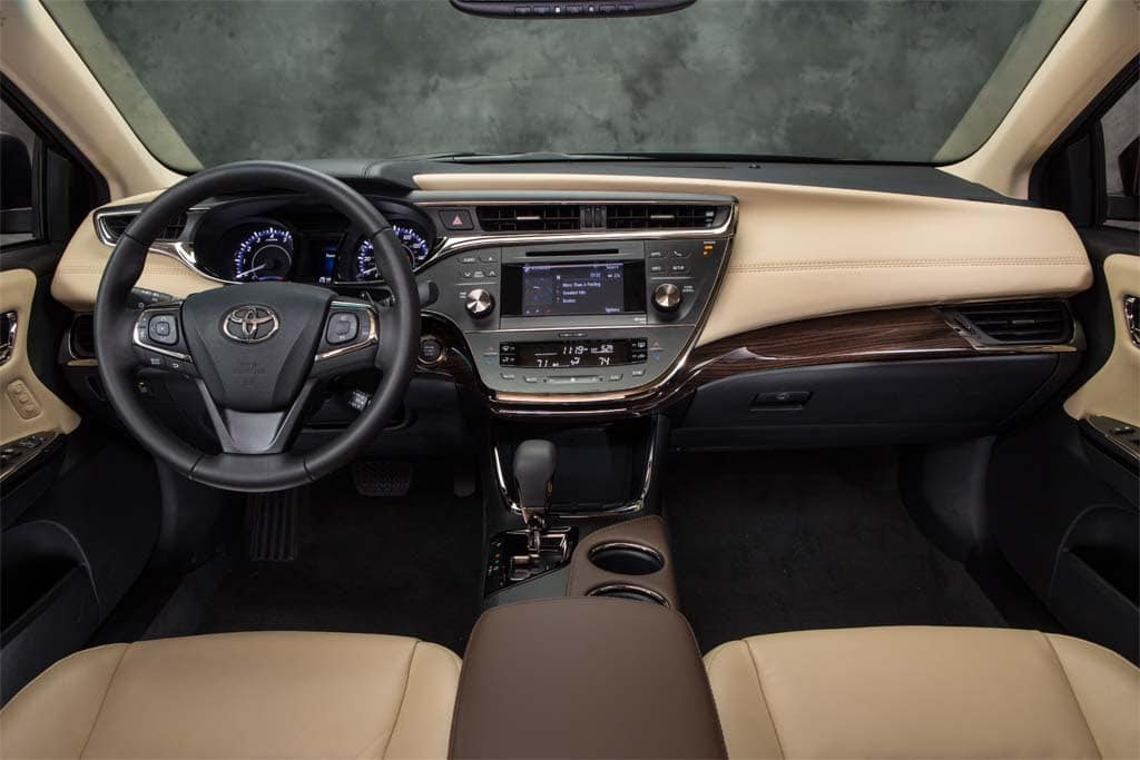 First Drive: 2013 Toyota Avalon | TheDetroitBureau.com