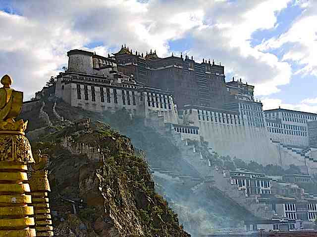 Photo of Potala Palace in Lhasa Tibet