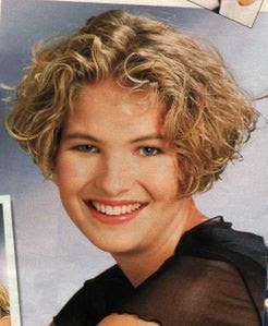 07 Coiffures Pour Cheveux Ondules Boucles Ou Frises Le