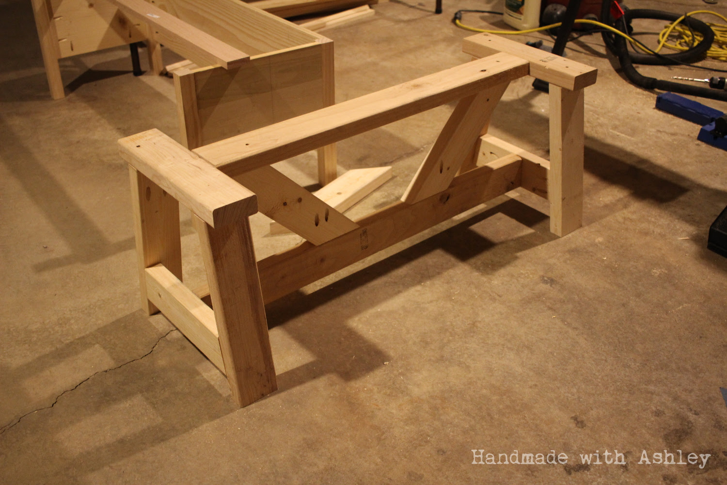 Ana White DIY Providence Bench - DIY Projects