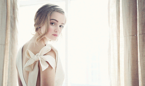 The girl with the bow dress
fromme-toyou:

The girl with the bow dress
Rosie for Katie Ermilio

