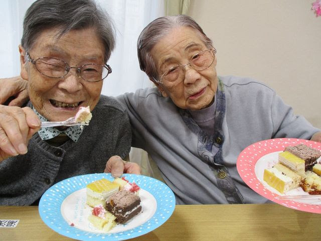 ひな祭りケーキバイキングpart2 千葉県我孫子市介護付き有料老人ホーム さわやかダイアリー