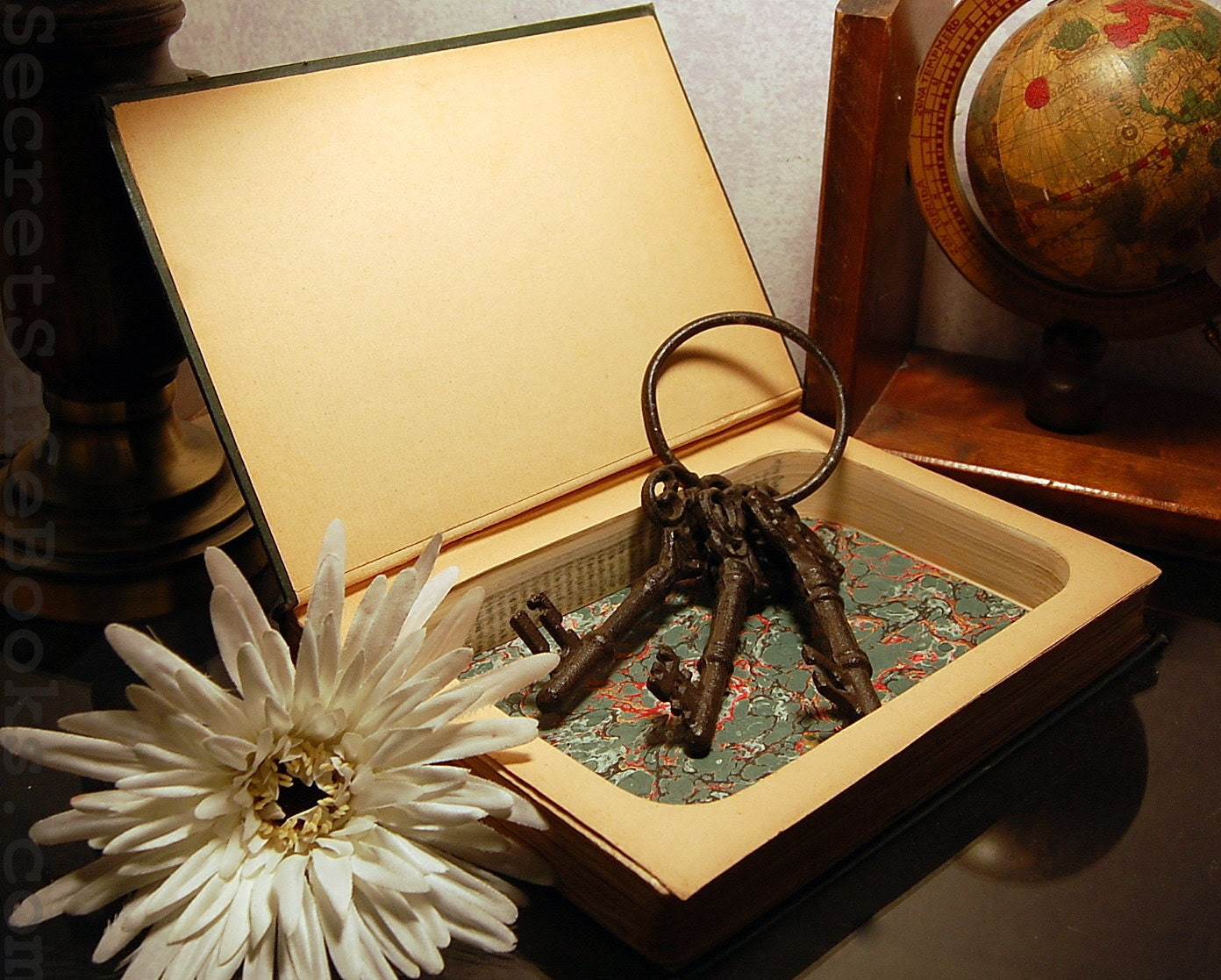 Hollow Book Safe (1903 VICAR OF WAKEFIELD)