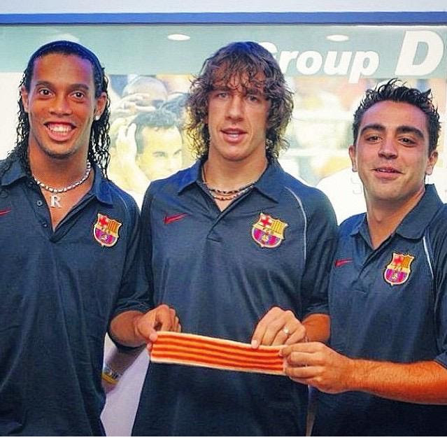 Résultat de recherche d'images pour "puyol ronaldinho au barca"