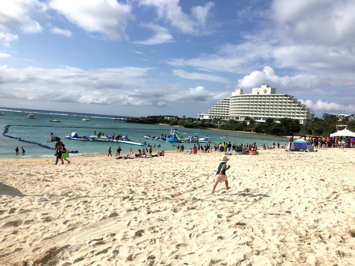 ３月の沖縄旅行で海は入れるのか 海開きの万座ビーチでチャレンジしてきたよ おきなわ時間