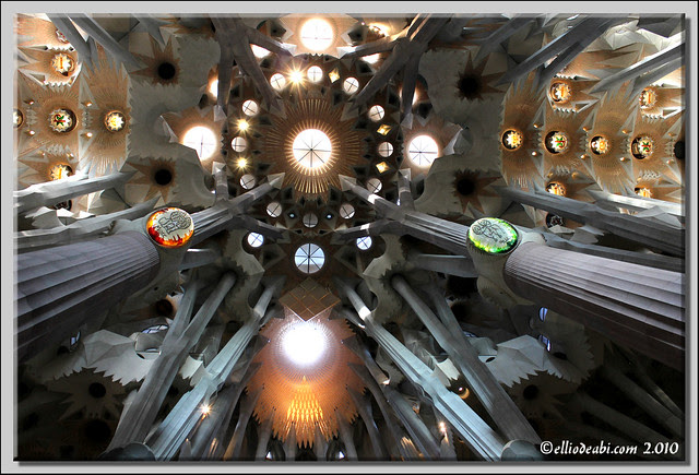 4 interior Sagrada Familia