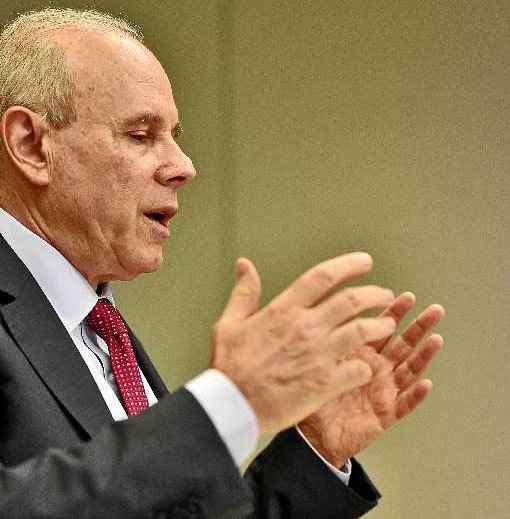 Mantega deixará a pasta com o título de mais longevo ministro da Fazenda (Breno Fortes/CB/D.A Press - 25/9/14)