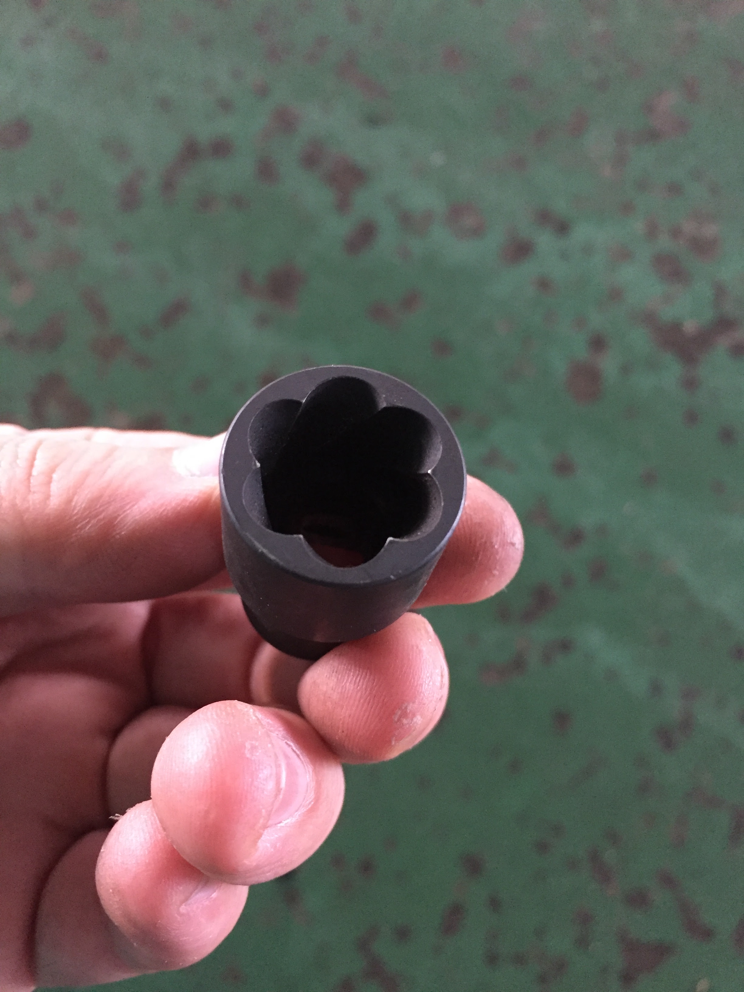 なめたナットやボルトを確実に緩める方法 便利な工具を紹介 ちゃまブロ