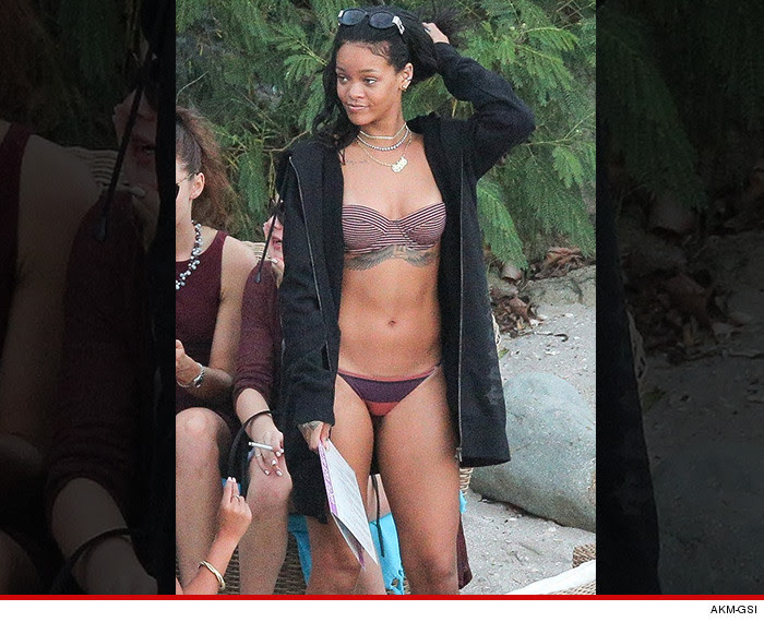 0102-rihanna-bikini-akm-gsi-01