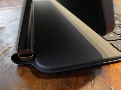 Dell laptop battery plugged in not charging. 
