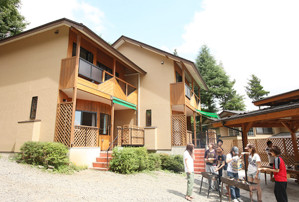 夢見る河口湖コテージ戸沢センター 富士山絶景の貸別荘 テントサイト 戸沢センター 公式サイト