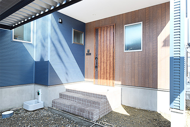シンプルモダン ブルーのガルバリウム鋼板の家 ハーバーハウス株式会社 新潟 三条 長岡 上越 長野