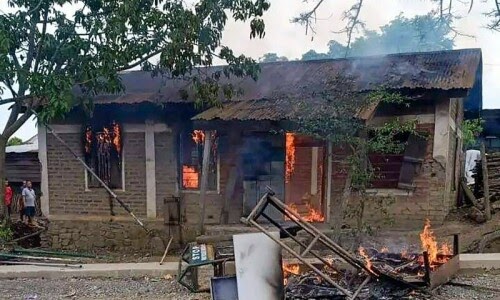 Fresh clashes claim 40 lives in Manipur