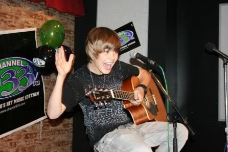 funny justin bieber gif. 2010 funny justin bieber gif.