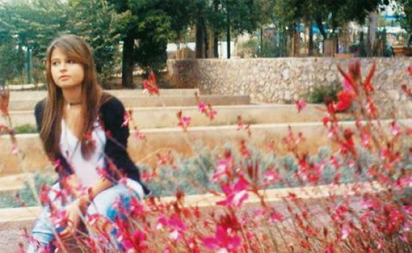 Η Μυρτώ δεν είναι μόνη της - Συγκινητική η `αγκαλιά` της ομογένειας