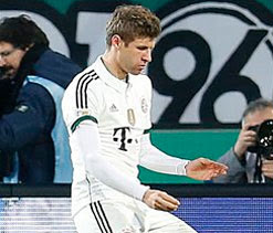 Bayern`s Mueller suffers pulled hamstring