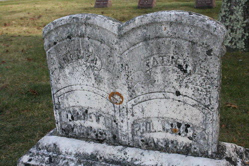 Tombstone of Philander and Harriet Parker