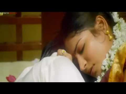 அழகான பெண்ணின் இடுப்பை பிடித்து பிசைந்துவிடும் காட்சி சூடேற்றும் விடியோ 