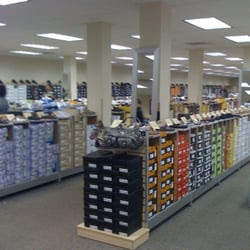 DSW Designer Shoe Warehouse - Shoe Stores - Del Rey - Marina Del Rey ...