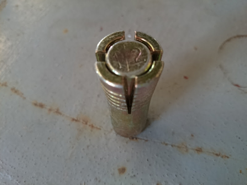 メカニカルアンカー めかにかるあんかー とは