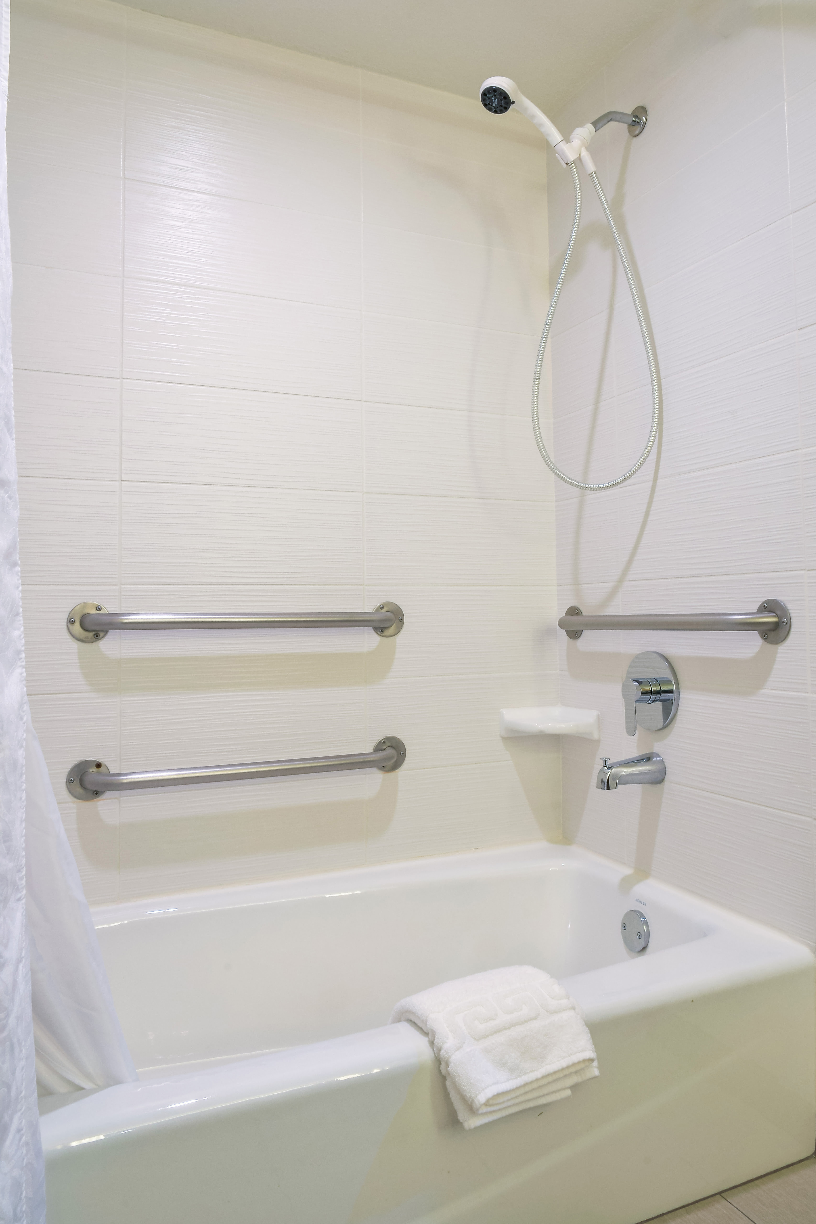 gateway hotel santa monica reviews