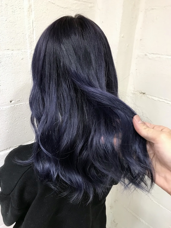 ネイビーブルーヘアカラー 青カラー ネイビーカラーにしてみたい方の参考カラー写真 グラデーションカラー インナーカラー ハイライトカラー Sherry 原宿美容室