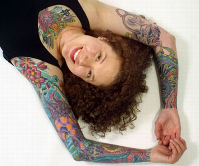 Tattoos in Unusual Places (28 pics)