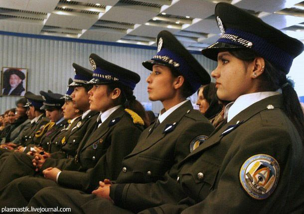 Women in the armies of the world (70 pics)