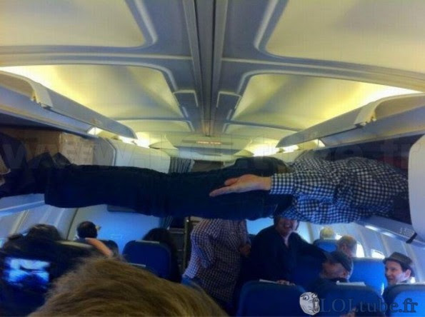 Dormir Dans Un Avion D Une Drole De Facon Images Droles Loltube