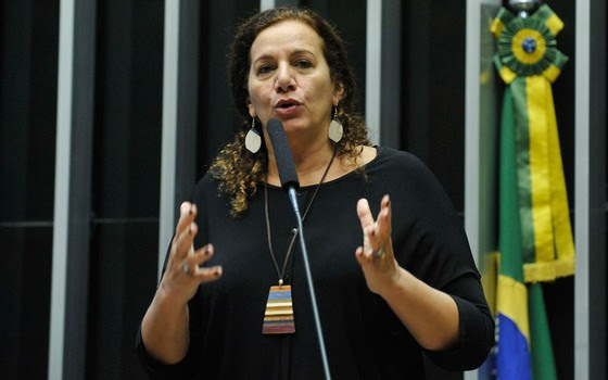 Resultado de imagem para Imagens da Deputada Jandira Feghali