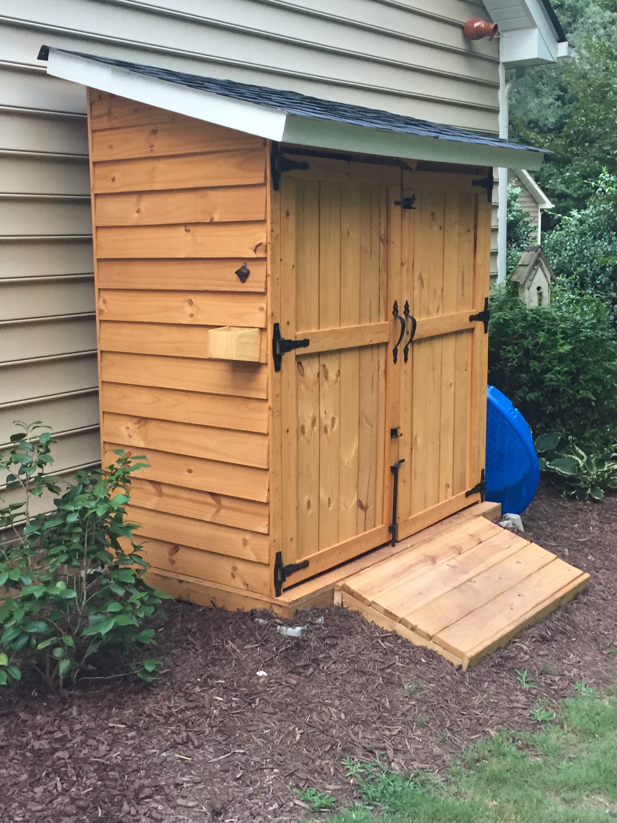 Ana White | Picket Storage Shed - DIY Projects