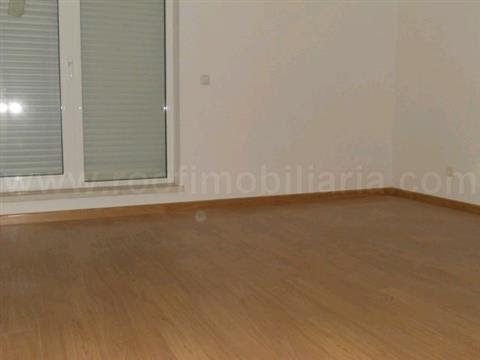 Casas para arrendar em evora t3